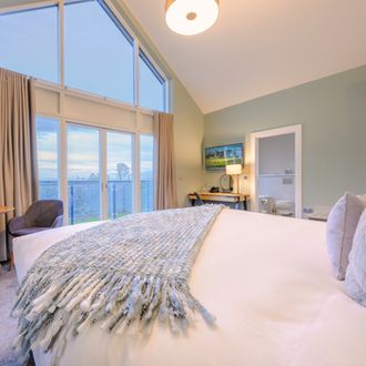 Deluxe Guestroom at Killeen Castle Golf Resort (3) (1)